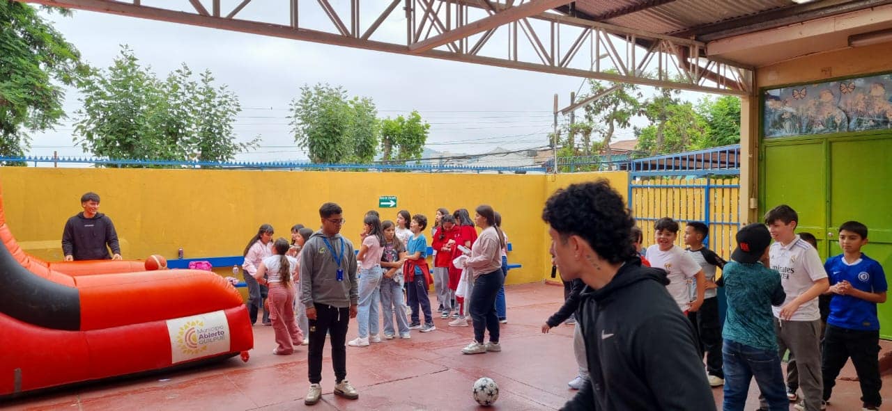 ¡Día de Alegría y Convivencia en el Colegio HF Camilo Henríquez de Quilpué! - 582313143_1319445196645136_4014721287476029938_n.jpg